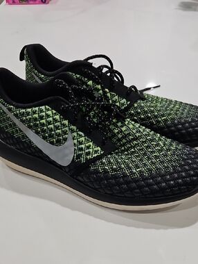 Nike Roshe 2 Flynit Running Black & Neon Green Knit Running Shoes Sz 11.5
